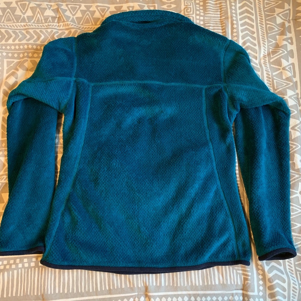 Blue Patagonia pullover - Picture 3 of 6